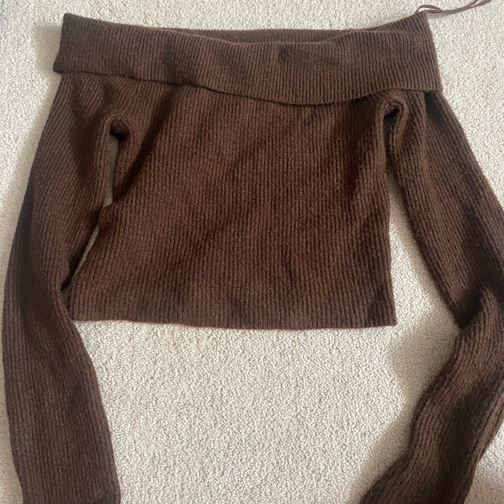 off the shoulders American eagle sweater